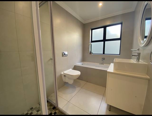 3 BEDROOM FREESTANDING TO LET IN SANDOWN